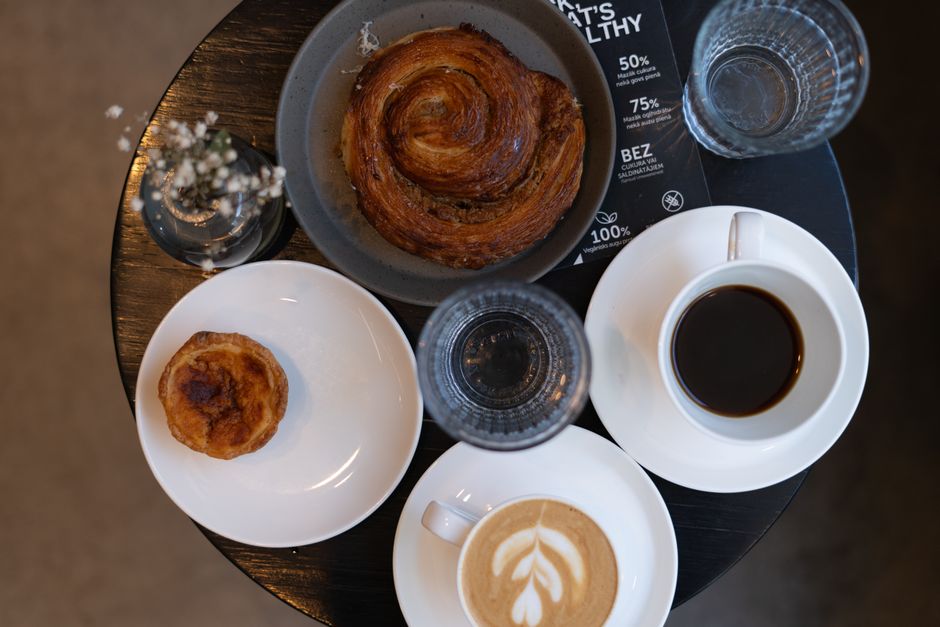Order Coffee Like A Local In Italy: Italy Coffee Ordering: A Local’s Phrasebook for Travelers